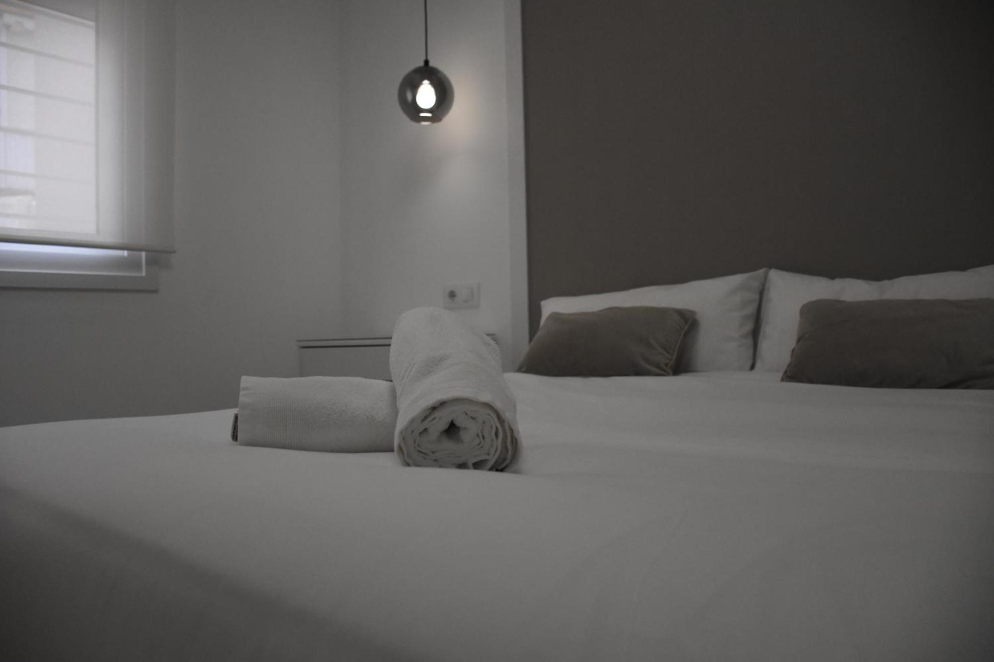 Casa Mallen, Con Amplia Terraza, En El Barrio De Nervion เซบีญา ภายนอก รูปภาพ