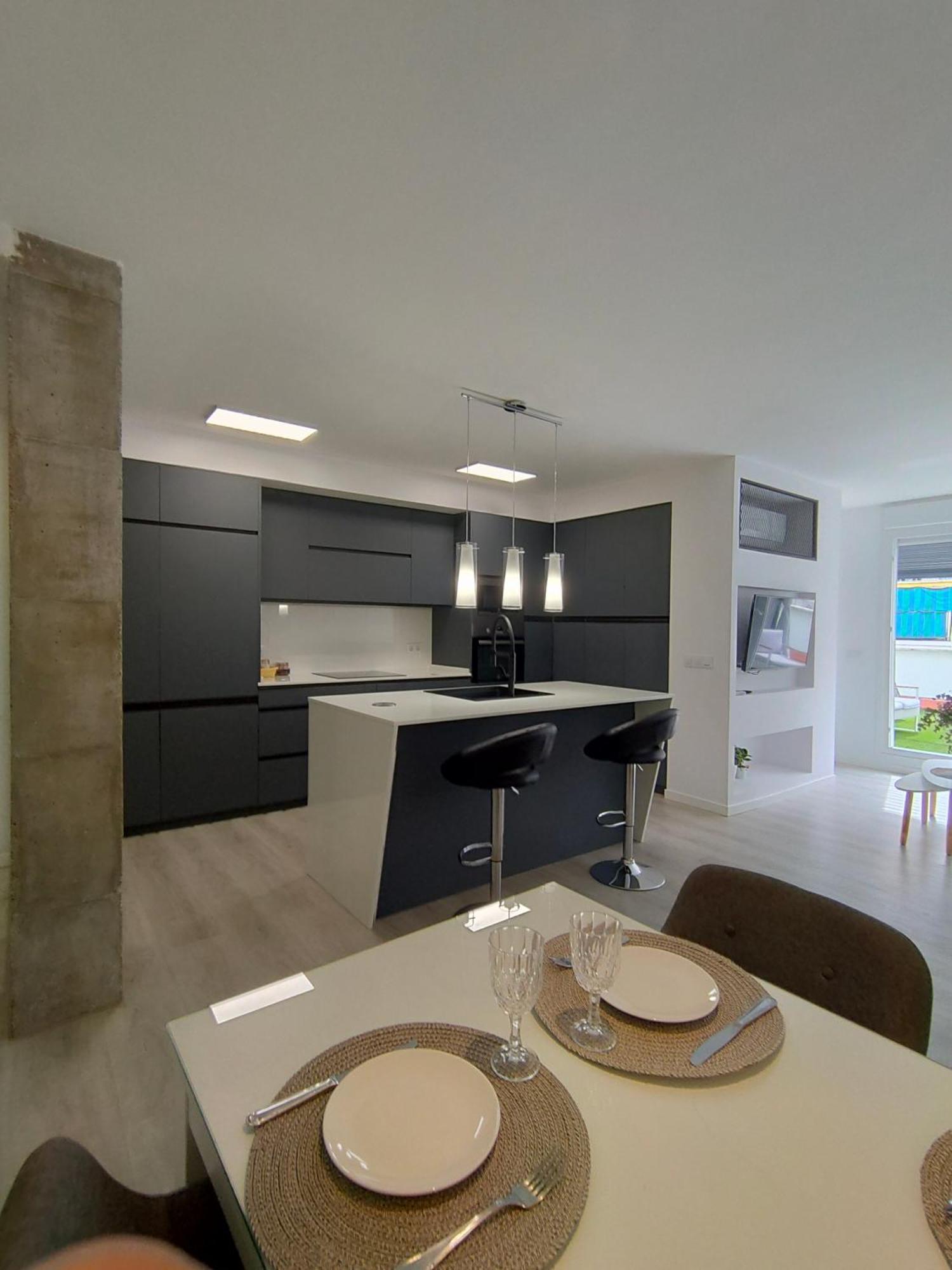 Casa Mallen, Con Amplia Terraza, En El Barrio De Nervion เซบีญา ภายนอก รูปภาพ