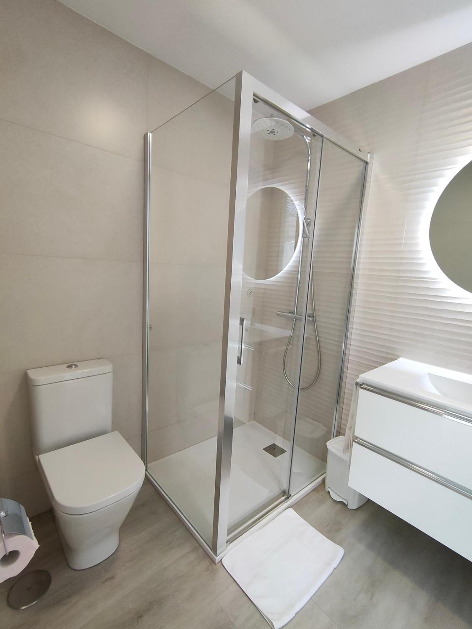 Casa Mallen, Con Amplia Terraza, En El Barrio De Nervion เซบีญา ภายนอก รูปภาพ