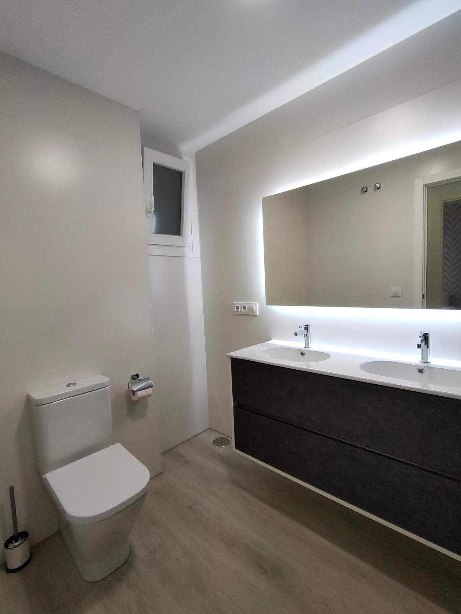 Casa Mallen, Con Amplia Terraza, En El Barrio De Nervion เซบีญา ภายนอก รูปภาพ