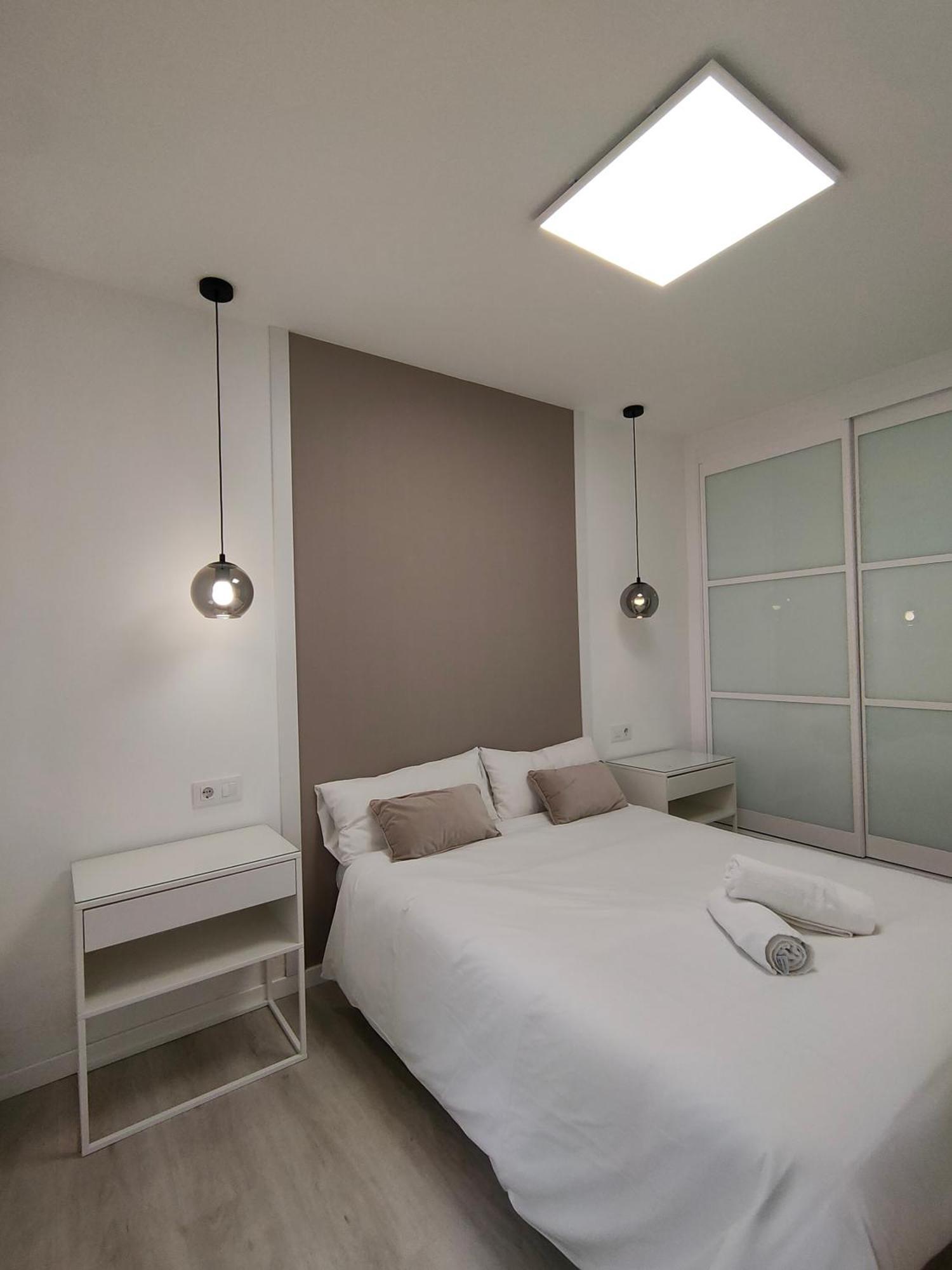 Casa Mallen, Con Amplia Terraza, En El Barrio De Nervion เซบีญา ภายนอก รูปภาพ